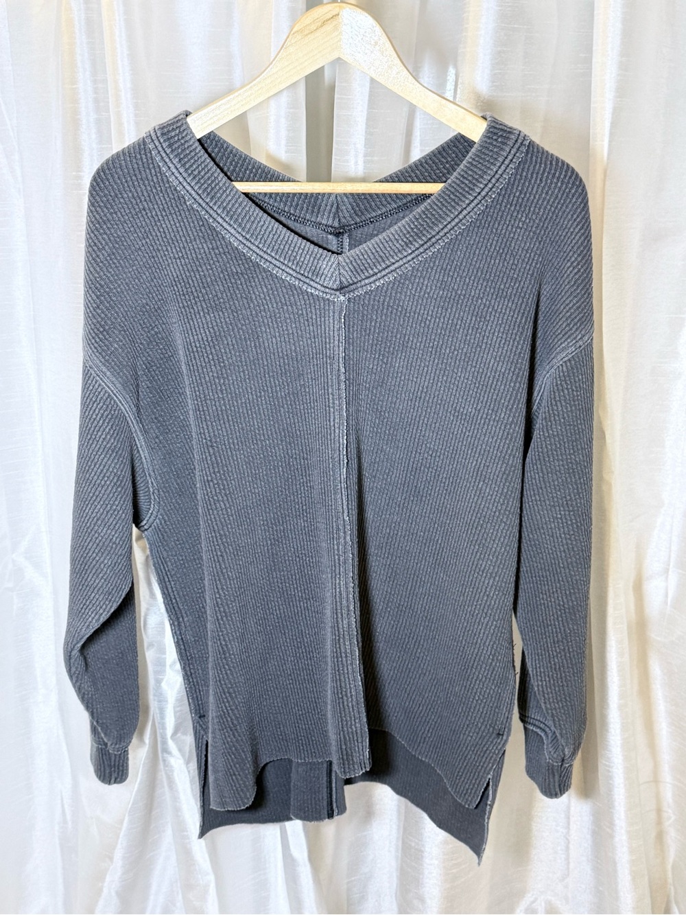 aerie Charcoal Gray V-Neck Waffle Knit Pullover